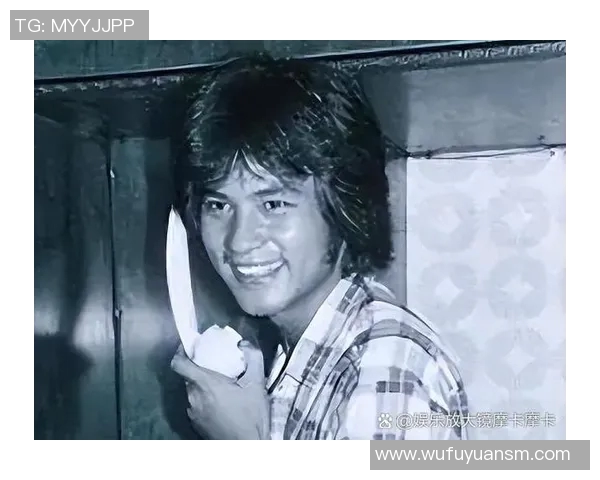 足球明星背后的奋斗与荣耀：从草根到巅峰的传奇人生